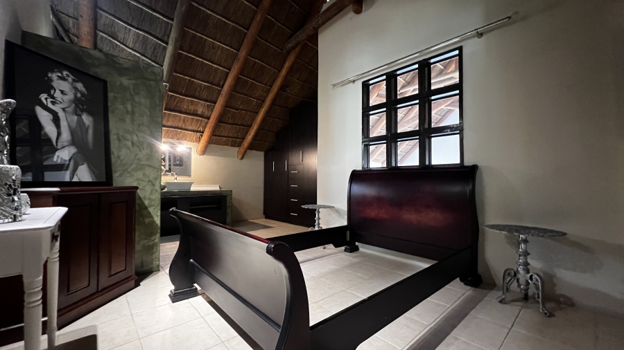 7 Bedroom Property for Sale in West Beach Western Cape